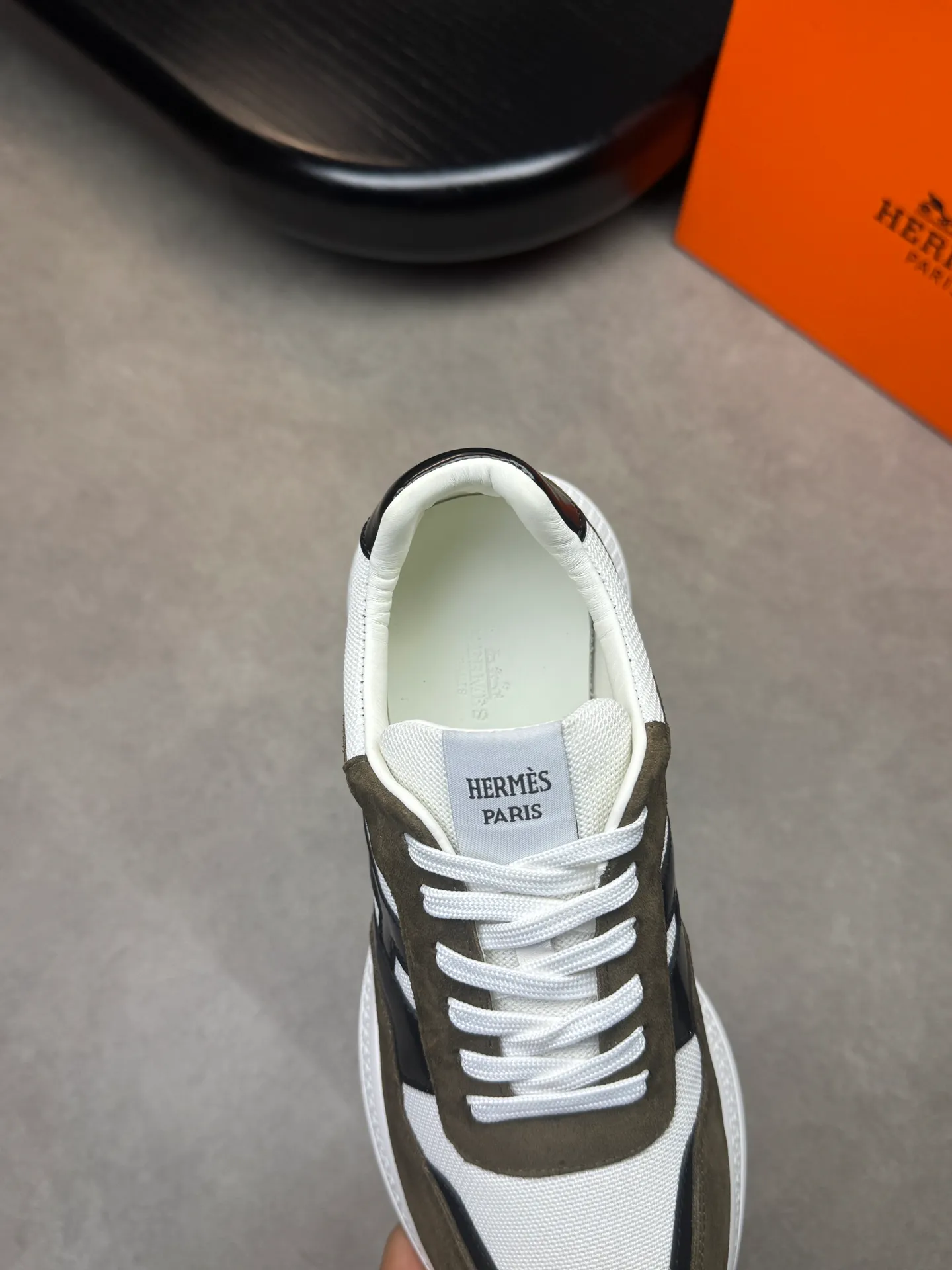 [HERMES] Hermès men's shoes 💰520💰 - high-end quality original items 🔍🔍🔍 casual sports shoes - upper: 🔝 pebbled calfskin, brand high mercerized canvas, body sewn with brand ´H´ totem, tongue brand logo cloth label - lining: water-dyed cowhide -Outsole: Ultra-light T men's shoes 💰U foam·rubber; two-color molded outsole -Ultra-high quality control·Fine workmanship: highlighted (high-end·luxury·grade) -Size: 39-44 (38, 45, can be customized)